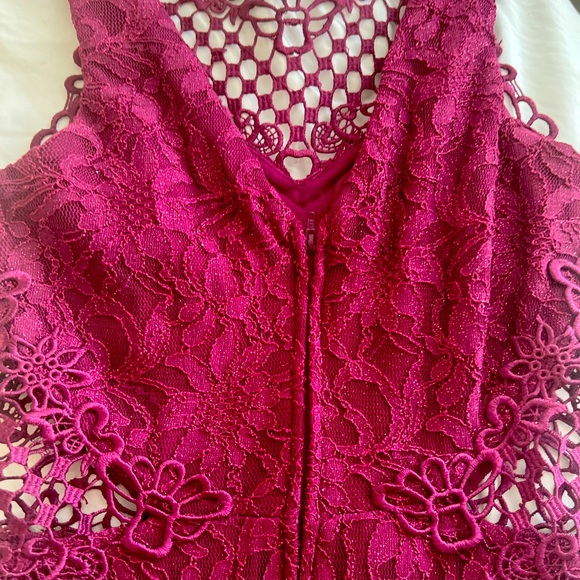 Elegant Burgundy long dress slim fit - Picture 4 of 6